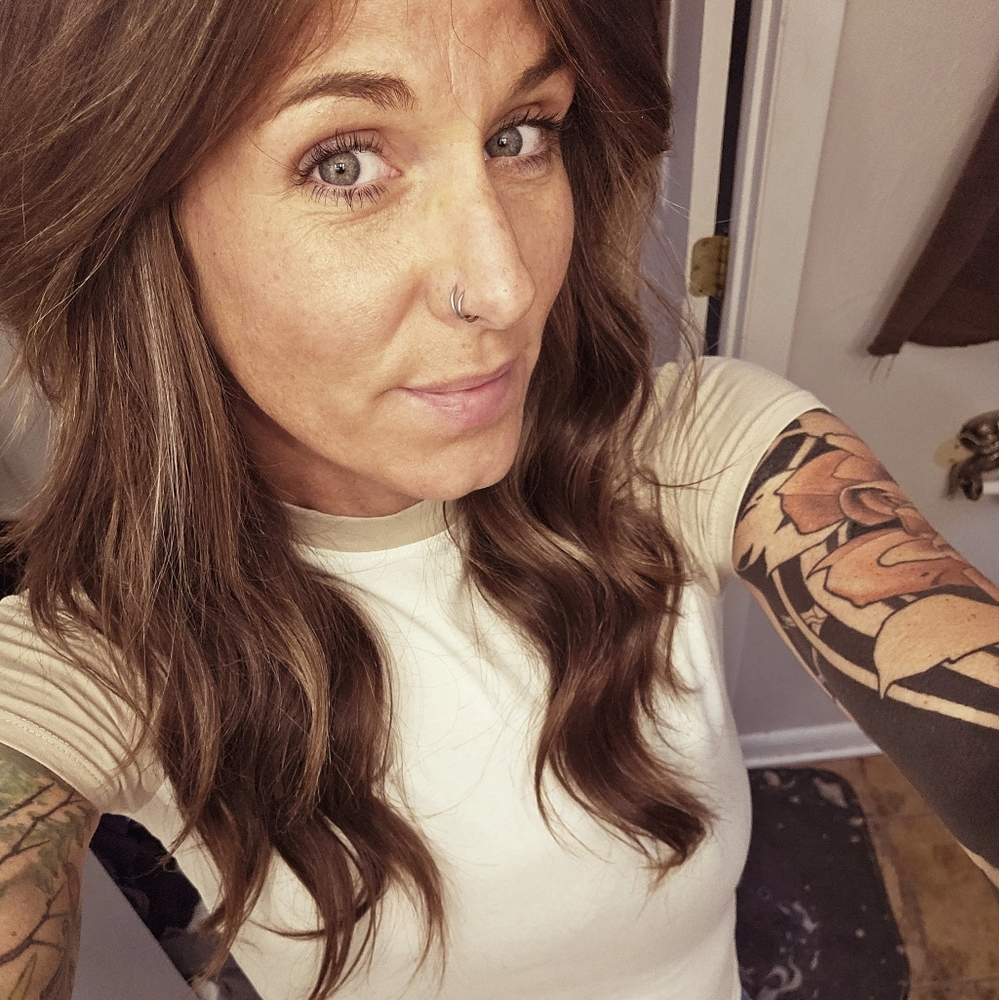 Meet your Posher, Dee